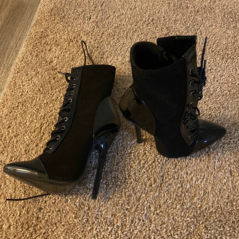 Heels never worn plastic still on bottom of shoes